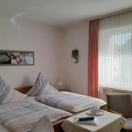 منزل للإقامة Und Gaestezimmer Iburgblick