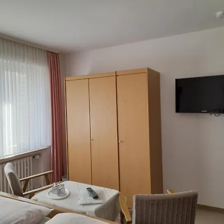 Habitación en casa particular Und Gaestezimmer Iburgblick