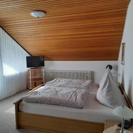 Und Gaestezimmer Iburgblick منزل للإقامة *