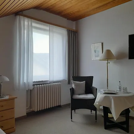 Und Gaestezimmer Iburgblick Habitación en casa particular *